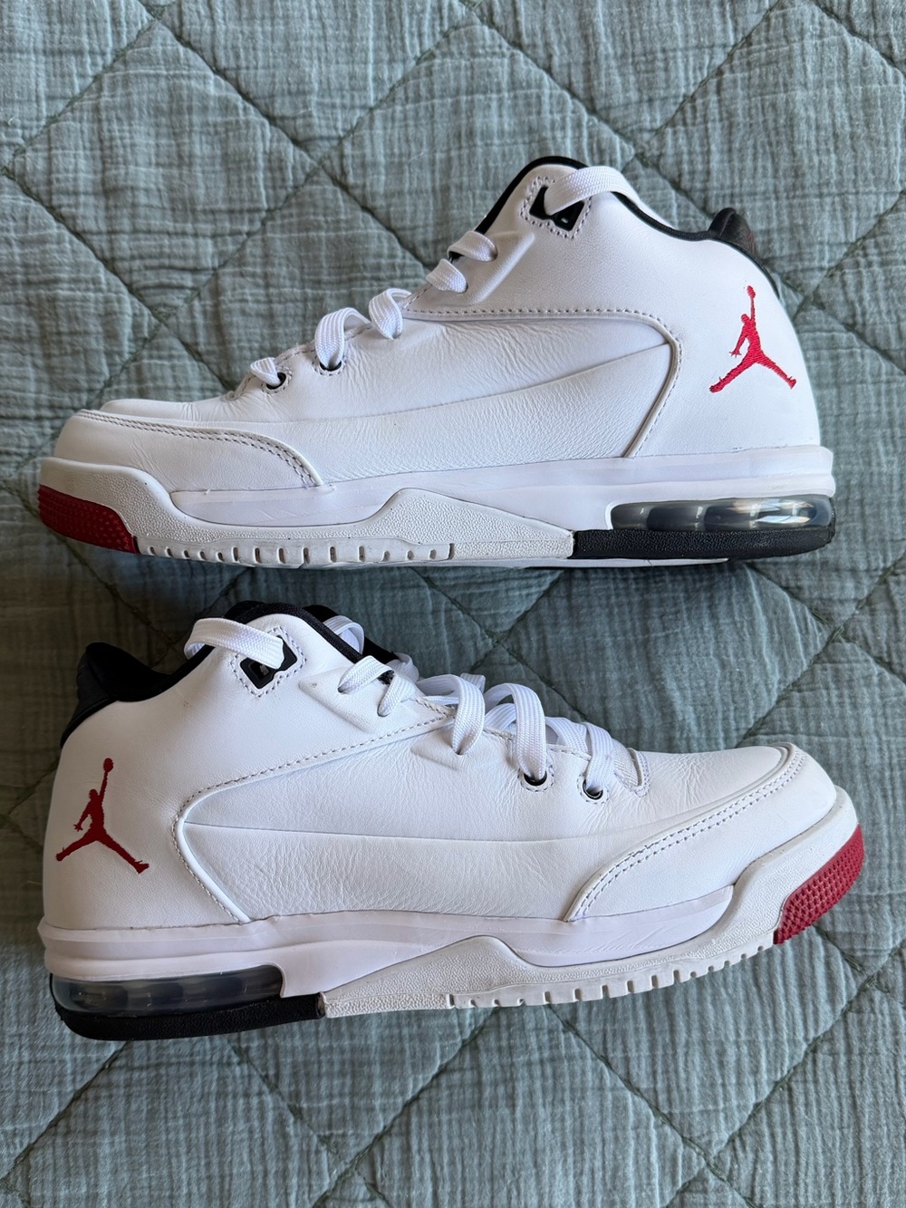 Boys Jordan Flight Origin 3 size 7